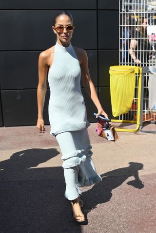 m5j76ZahsdNuUfQ6YSjfLd-320-80 6 2025 اتجاهات الموضة التي تم رصدها على F1 Wags في Grand Prix