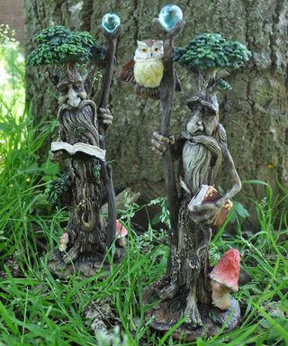 tree gnomes with owl