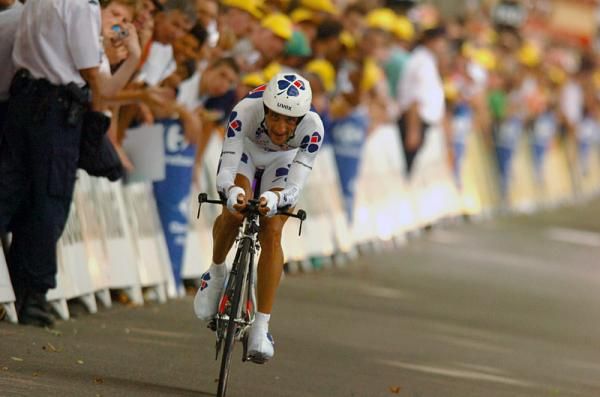 Sandy Casar (Fran&ccedil;aise des Jeux) arrives at the finish line.