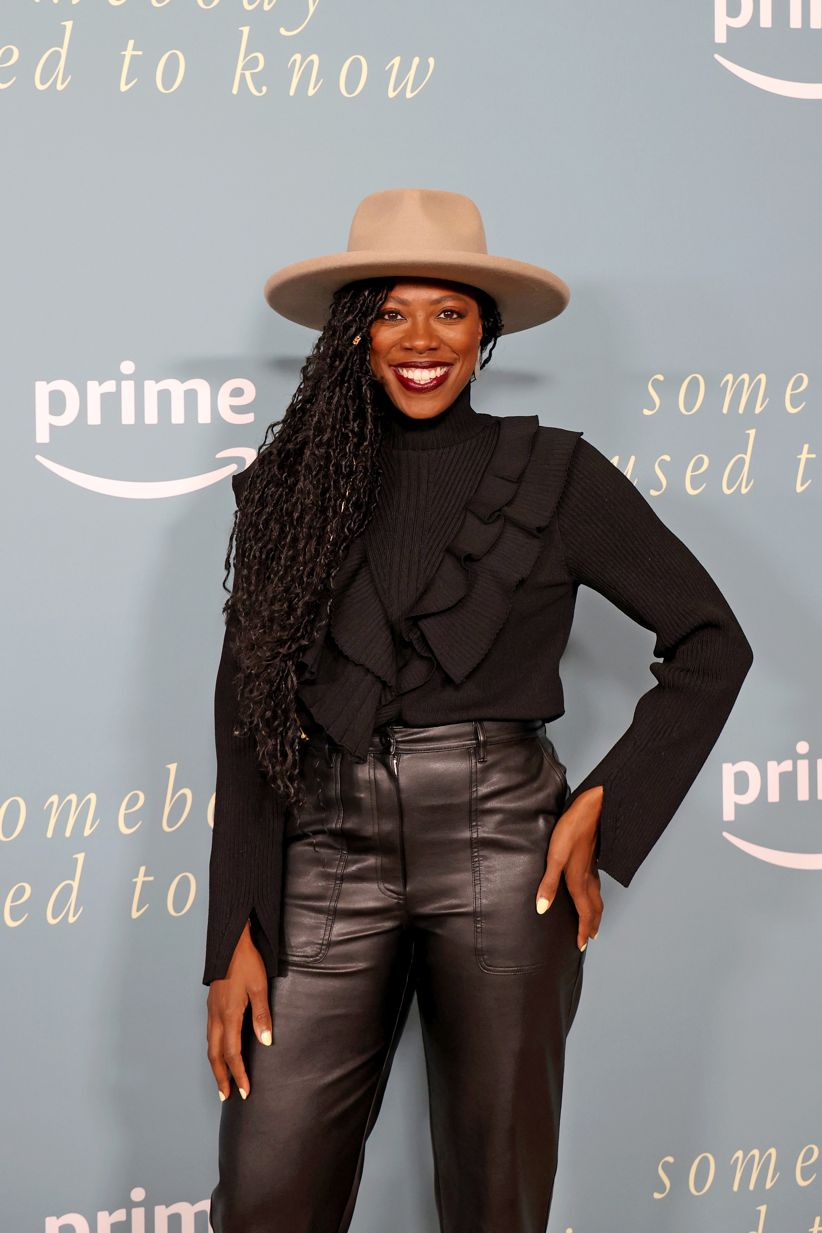 hat - Yvonne Orji