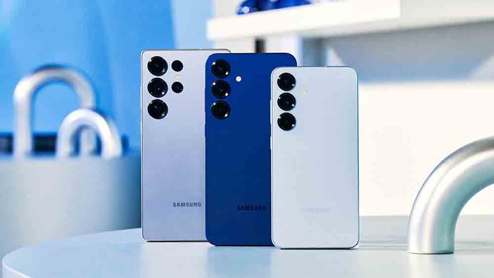 Samsung Galaxy S25 Ultra titanium silver blue, S25 plus navy and S25 icy blue