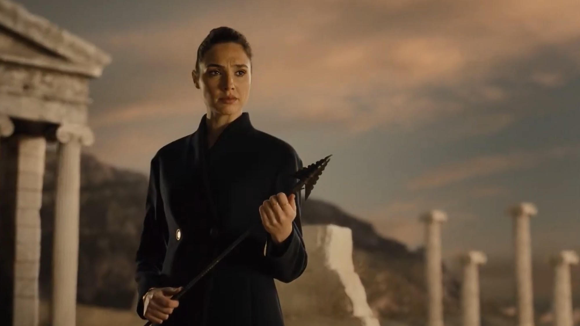 Gal Gadot holding a spear in Zack Snyder's Justice League