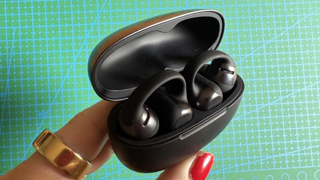 a photo of the Shokz OpenDots One