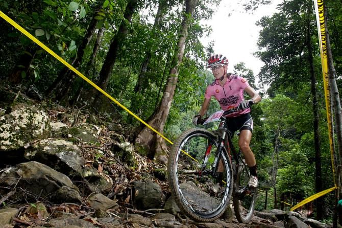 Race leader Lea Davison (Specialized)