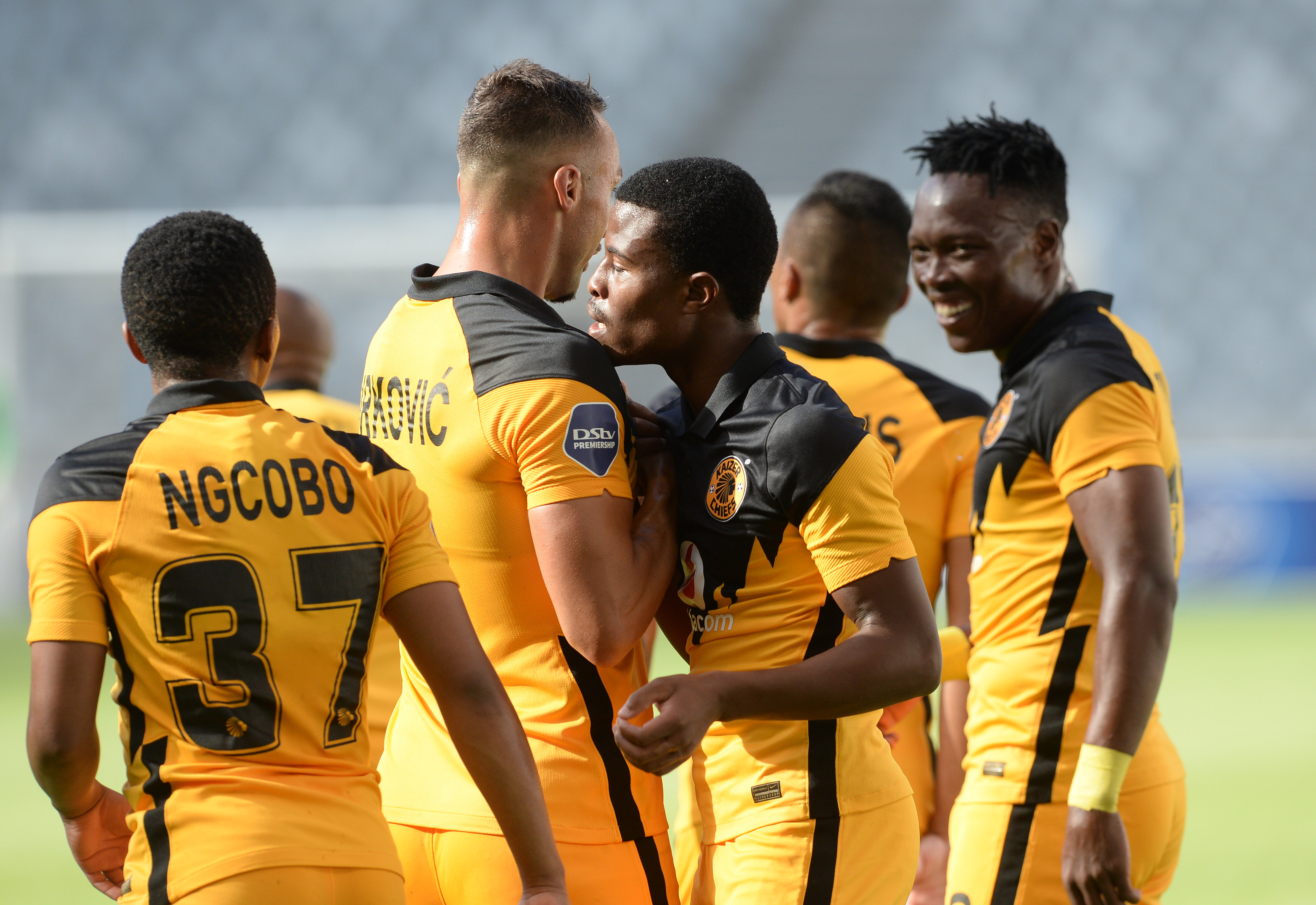 Happy Mashiane celebrates his goal with teammate 