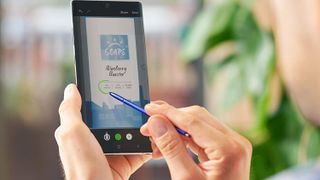 Using stylus on the Samsung Note 10+ 5G, one of the best stylus phones