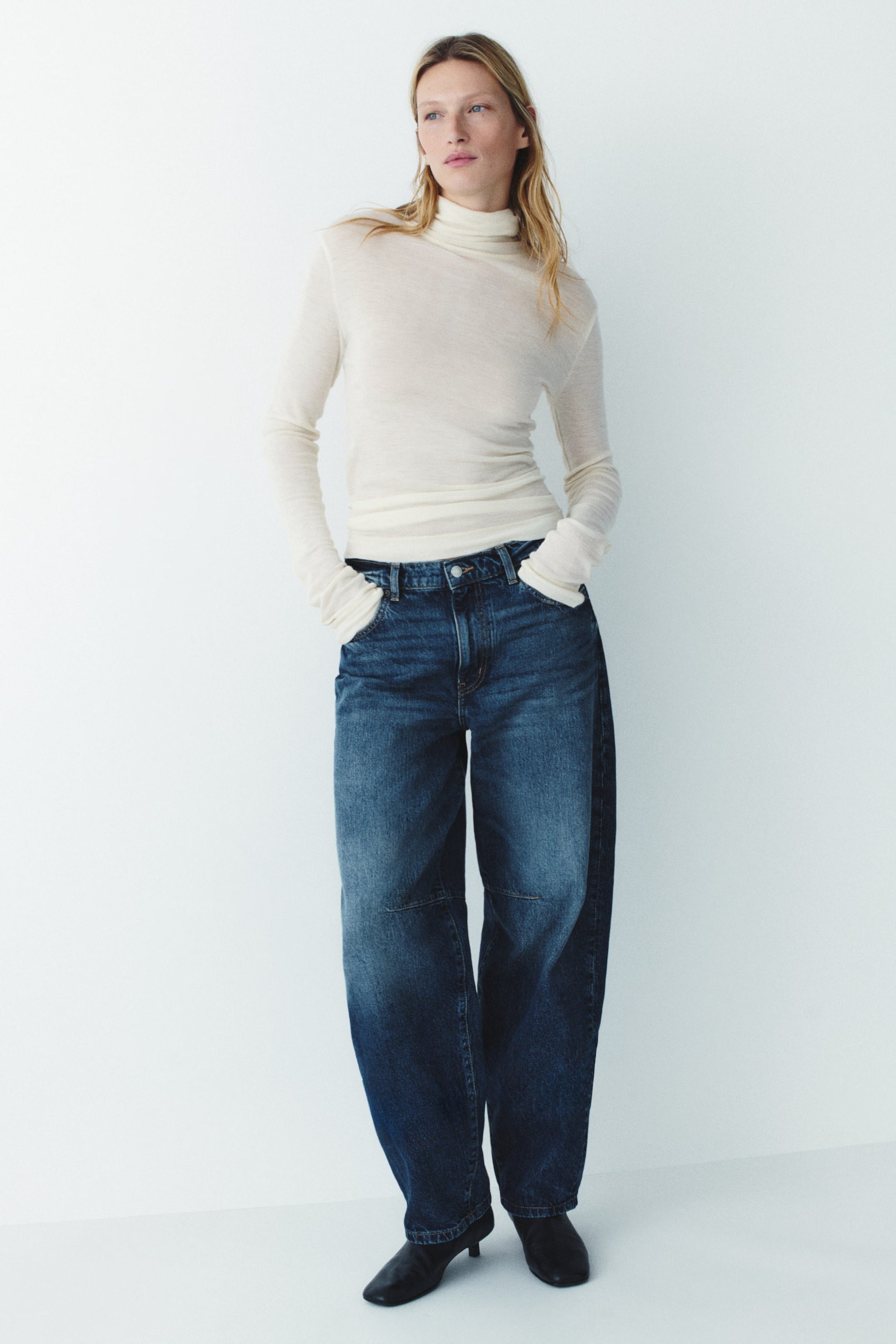 Barrel Regular Waist Jeans