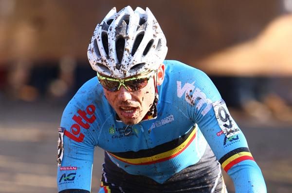 Sven Nys (Belgium) races toward second place.