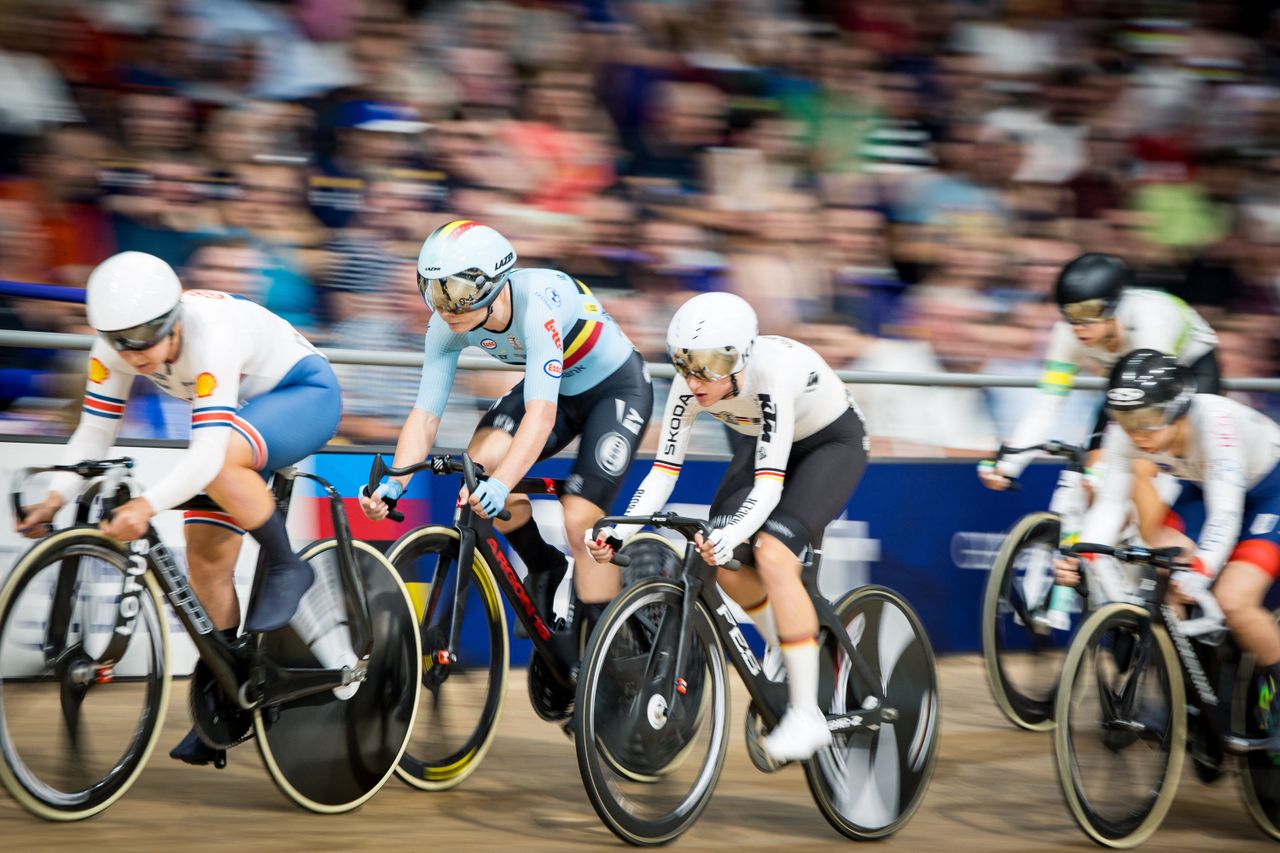 Lotte Kopecky in the points race at the World Championships