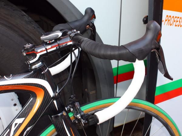 Euskaltel-Euskadi's Orbeas sported double-wrapped bars but only on the upper section.