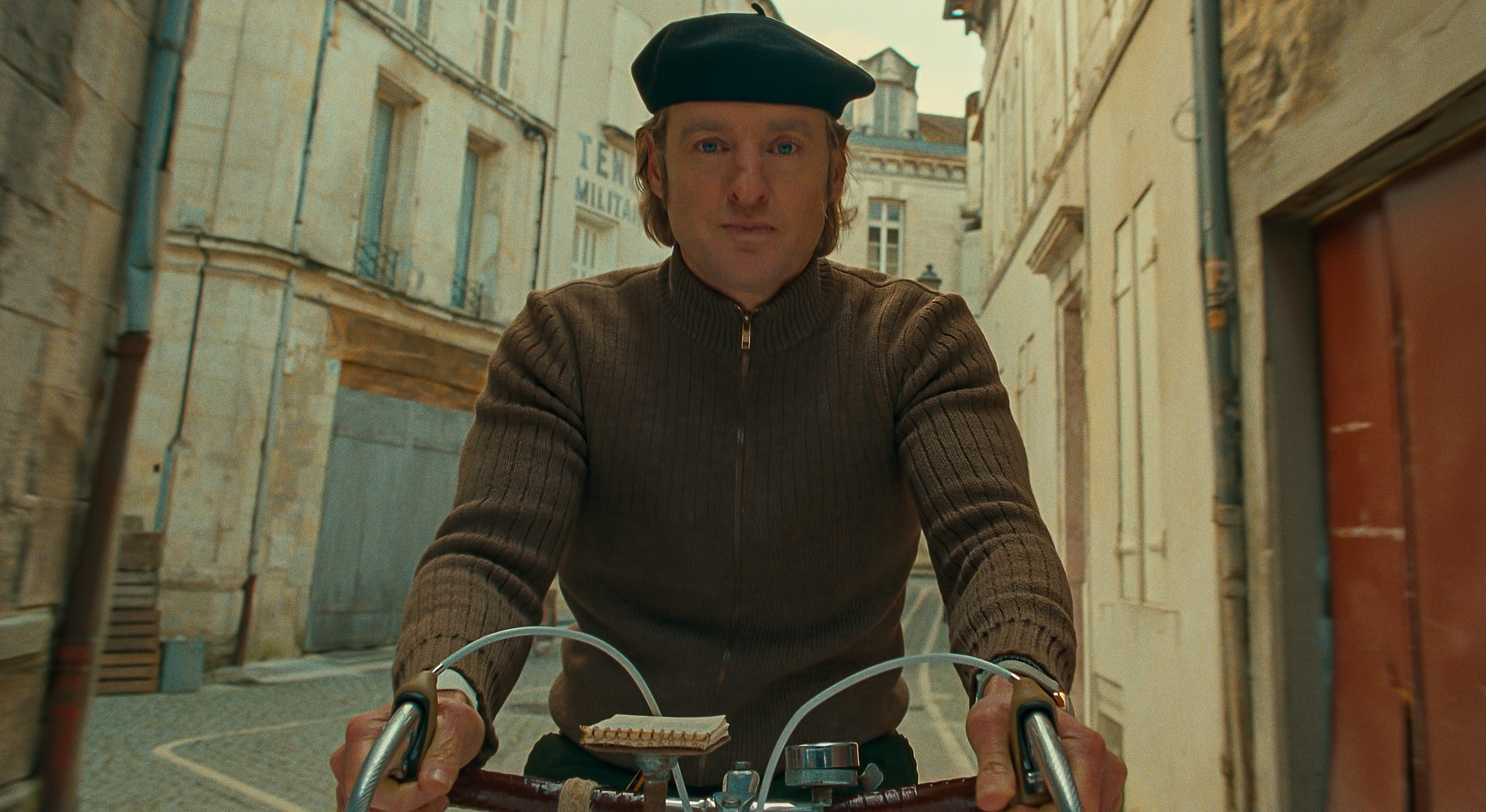 TV tonight Owen Wilson as The Cycling Reporter