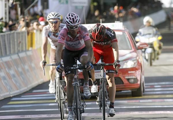 Maglia rosa wearer David Millar (Garmin-Cervelo) finished the stage in 49th place and surrendered the overall lead.
