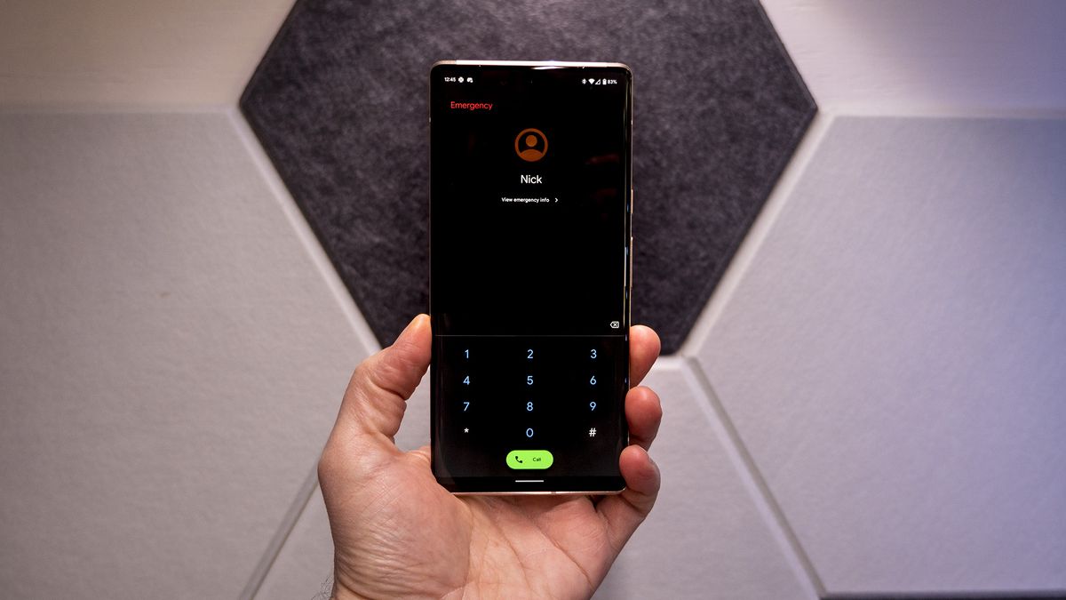 Old emergency dialer on Pixel 6 Pro