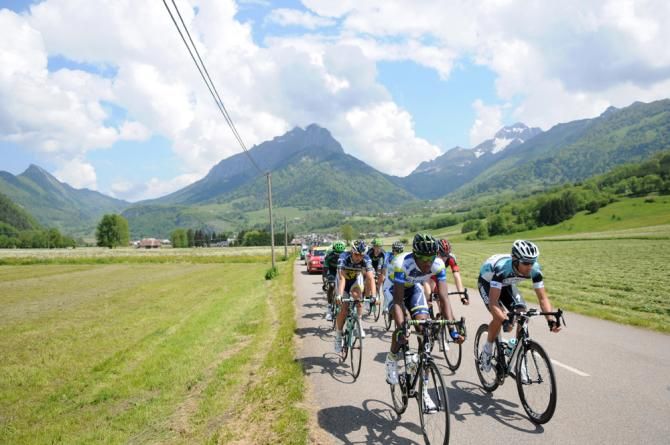 Daniel Teklehaimanot (Orica-GreenEdge) and Frantisek Rabon (Omega Pharma-QuickStep) at the front of the early break