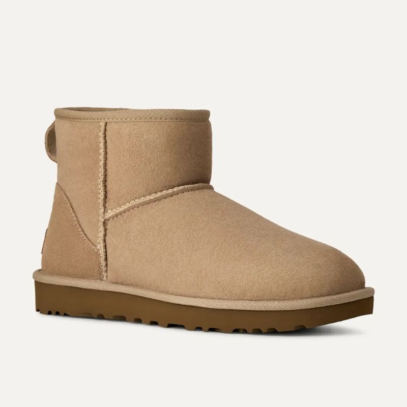 Women&#039;s Classic Mini II Boot cut out 