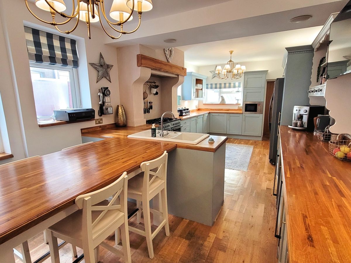 The kitchen has a breakfast dining area