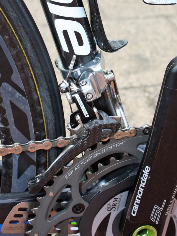 Like many Campagnolo-sponsored riders in the Tour de France, Basso is using a Record group, not a Super Record one.