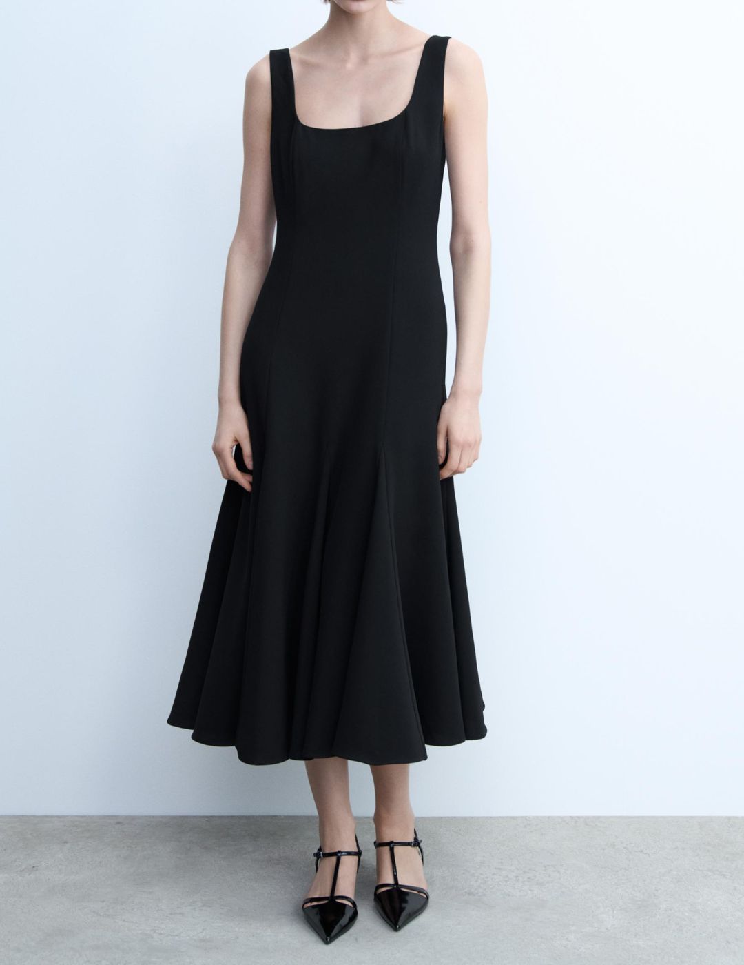 Image of Zara of black dress