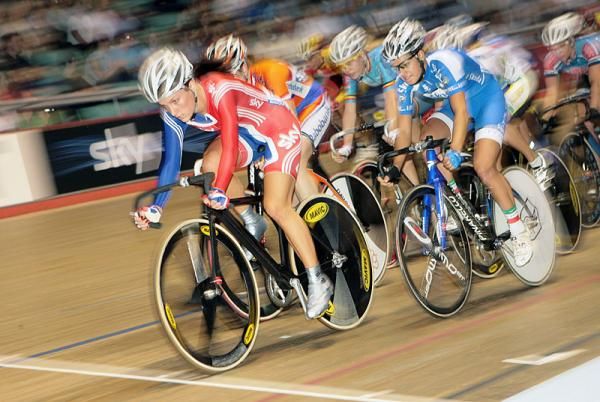 Lizzie Armitsted (Great Britain) heads the field and finished fourth in her scratch race qualifying session.
