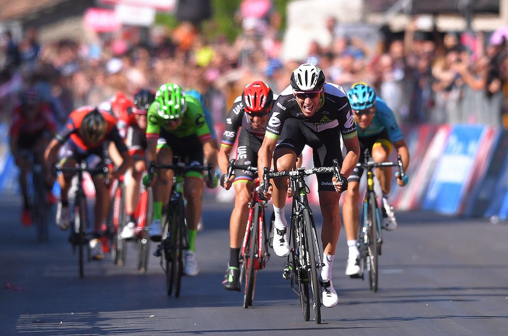 Omar Fraile wins stage 11 of the Giro d'Italia.