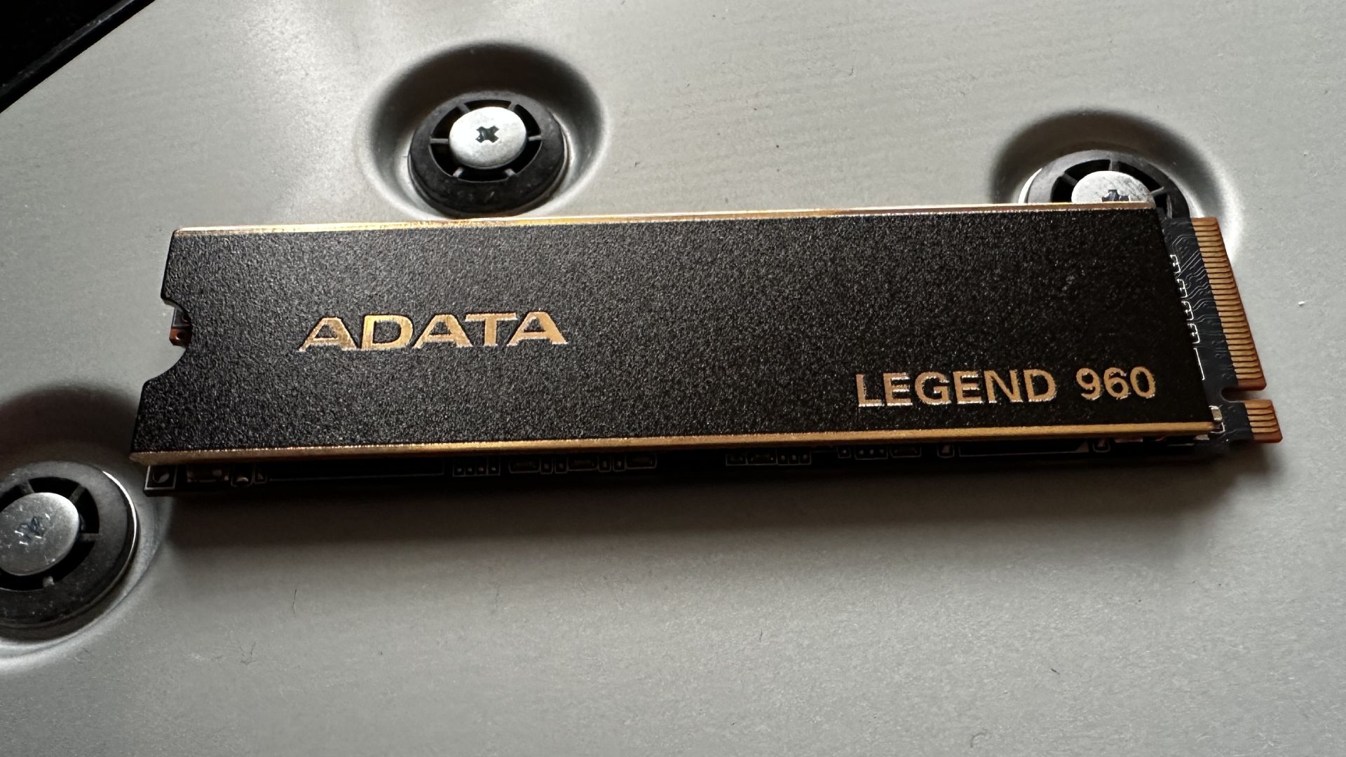 Adata legend