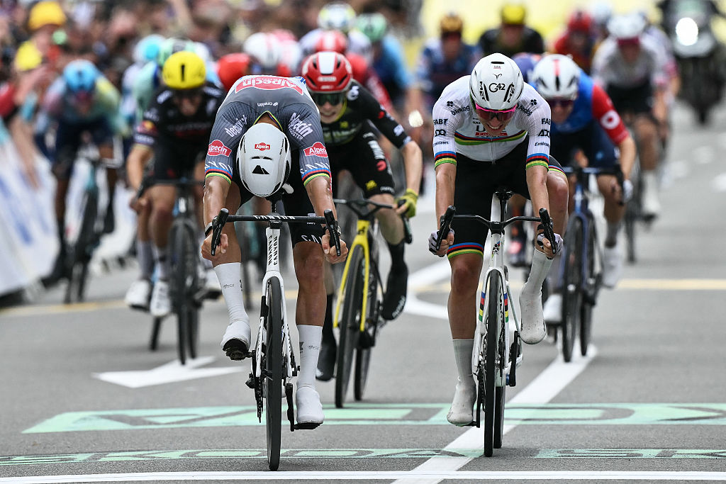 Tour de France stage 4 Live – Could Tadej Pogačar win on a punchy day to Rouen? 
