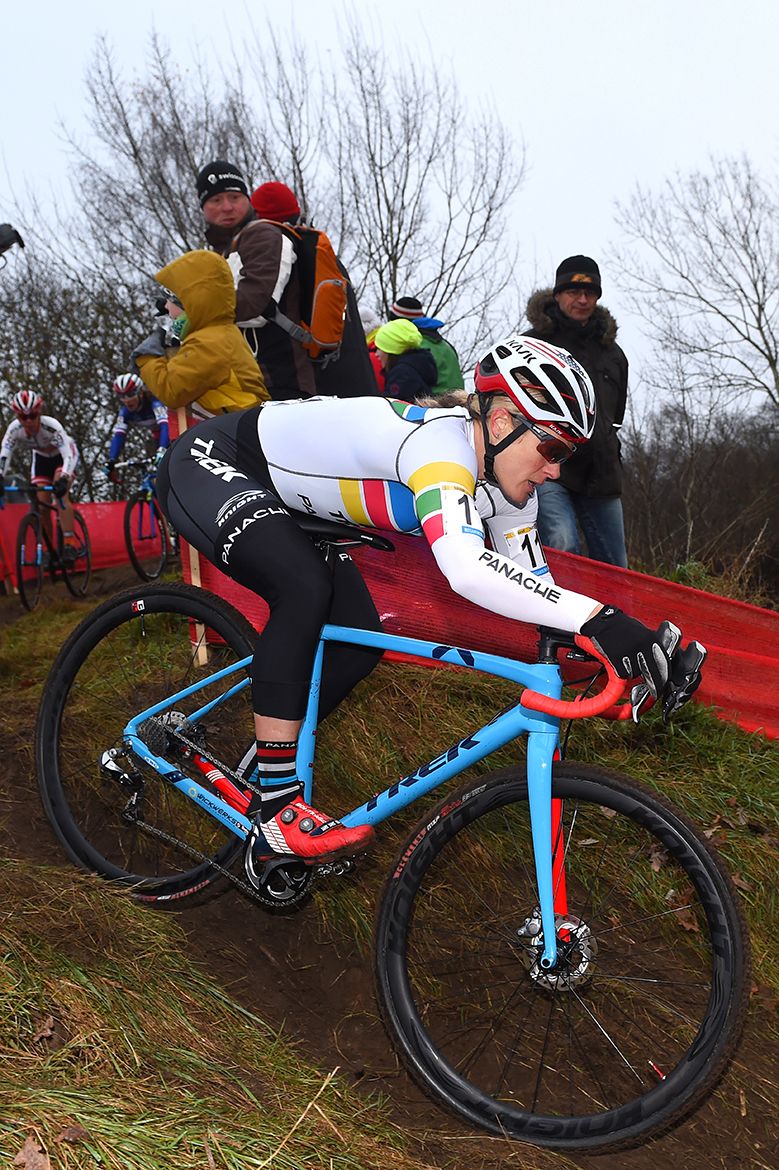 Katie Compton tackles the downhill