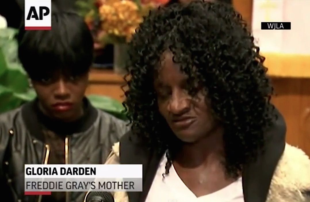 Gloria Darden, Freddie Gray&amp;#039;s mother, calls for peace in Baltimore