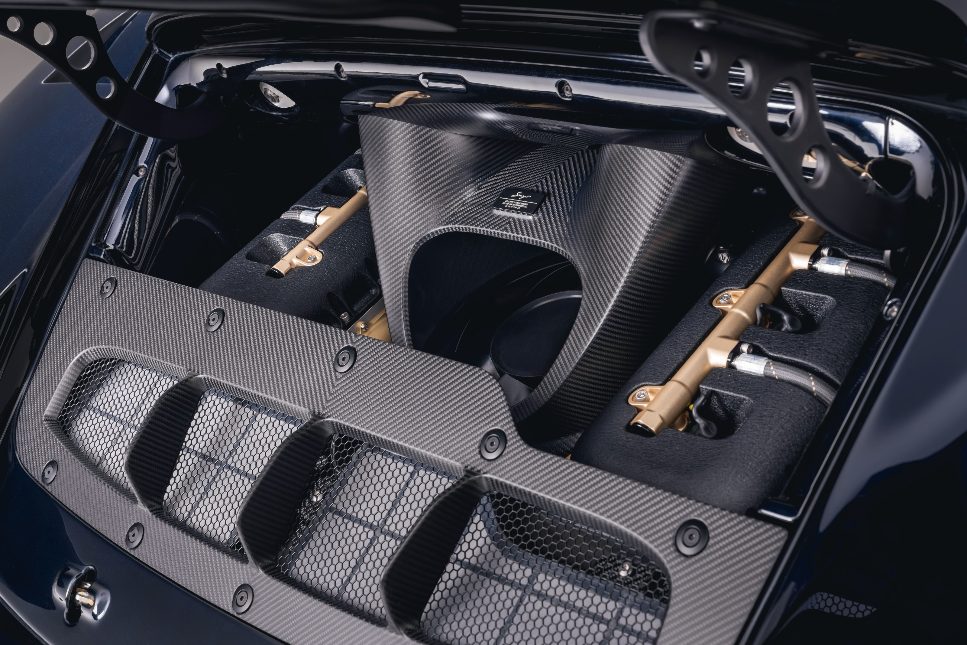 Detail design of Sorcer's carbon fibre body