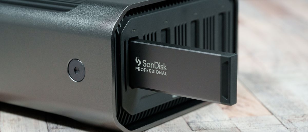 SanDisk Pro-Blade station product images