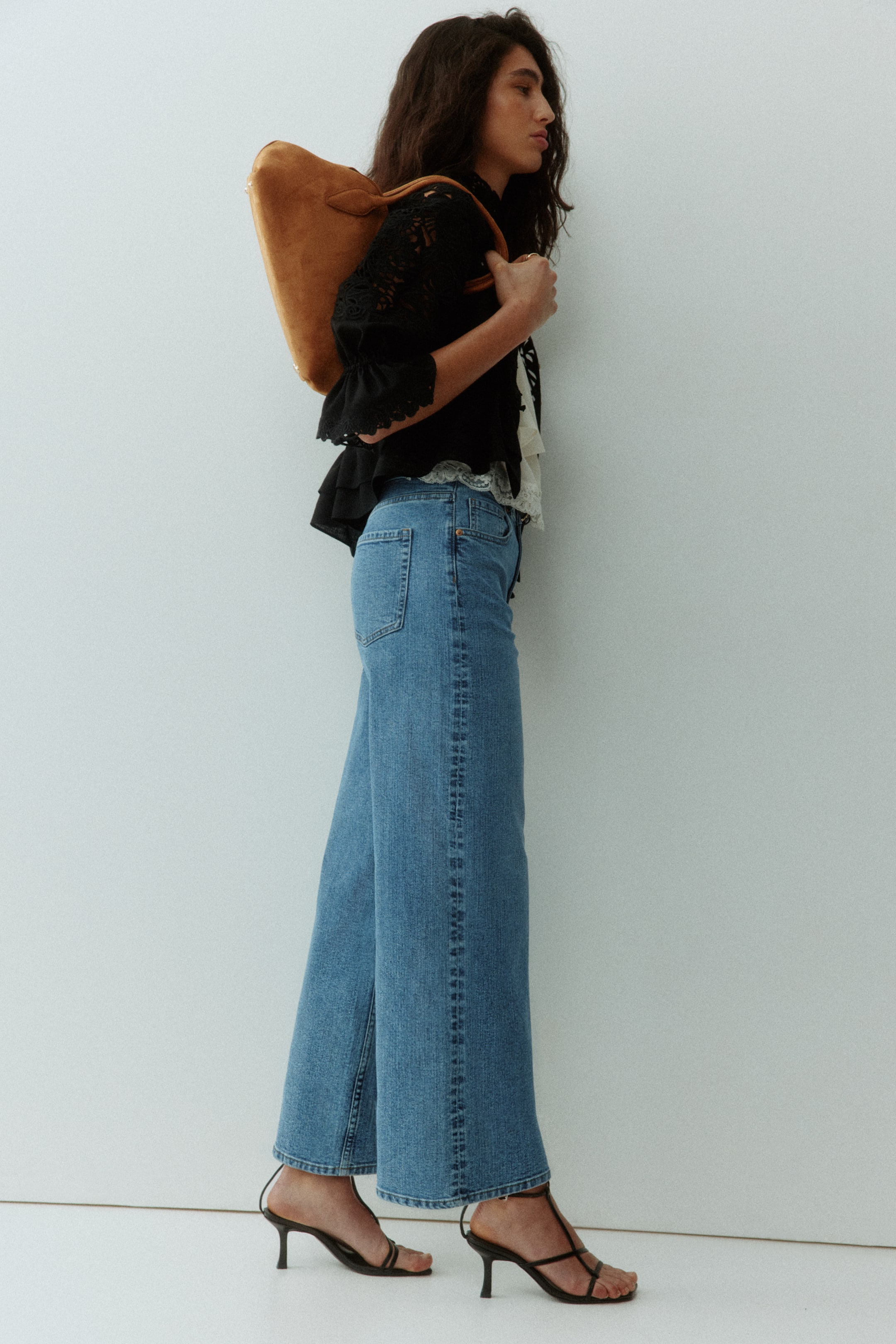 Wide High Waist Ankle Jeans
