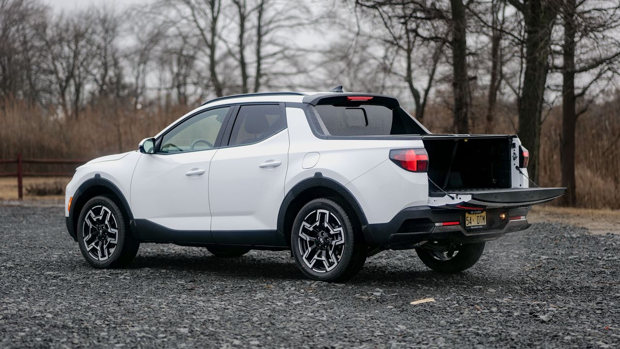 2025 Hyundai Santa Cruz Limited review.
