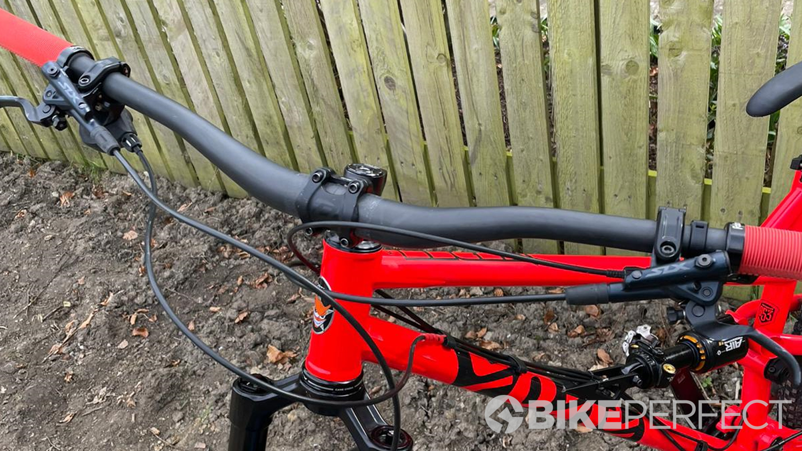 Specialized Traverse SL handlebar review | BikePerfect