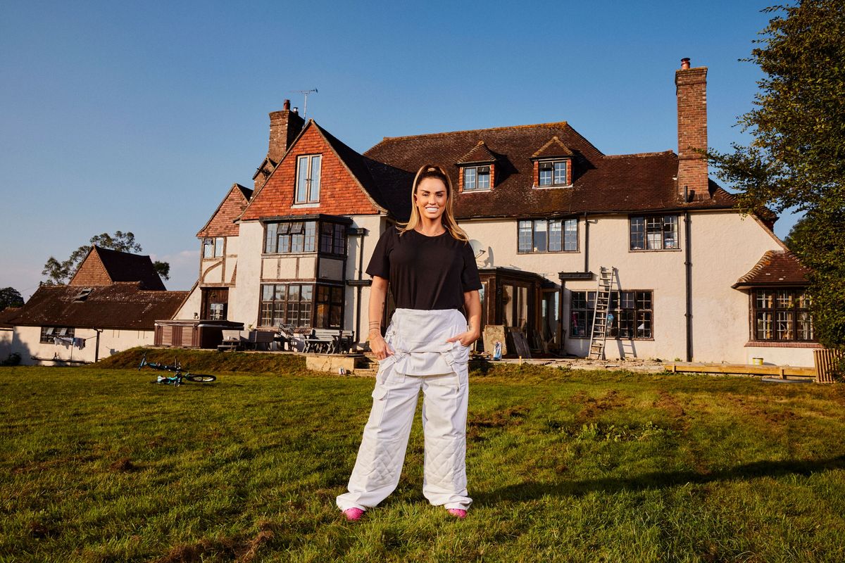 &#039;Katie Price&#039;s Mucky Mansion&#039; - Katie Price in front of her &quot;mucky mansion.&quot;