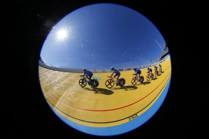 Riders through the fish-eye
