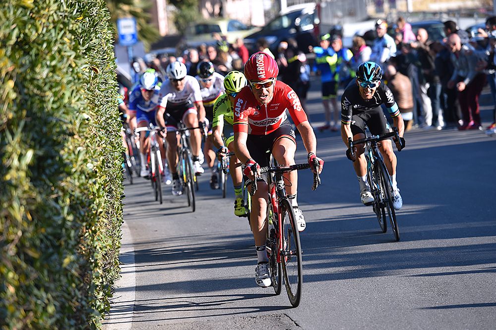 Jurgen Roelandts (Lotto Soudal) hits the front