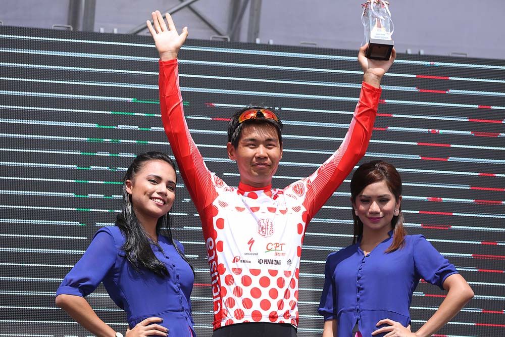Meiyin Wang (Hengxiang Cycling Team) in the climber's jersey