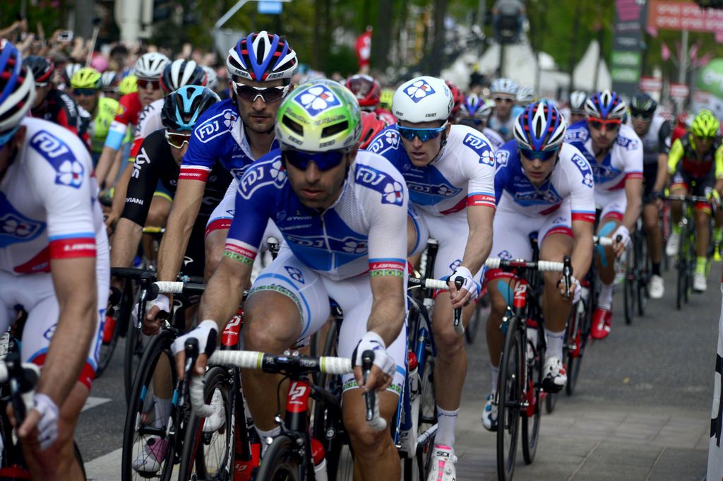 Muril Fisher leading the FDJ sprint train