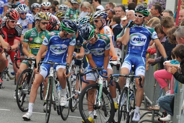 Levarlet, Galland and Hivert get ready for an aggressive day's racing.