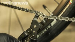 How to remove and fit a bike chain