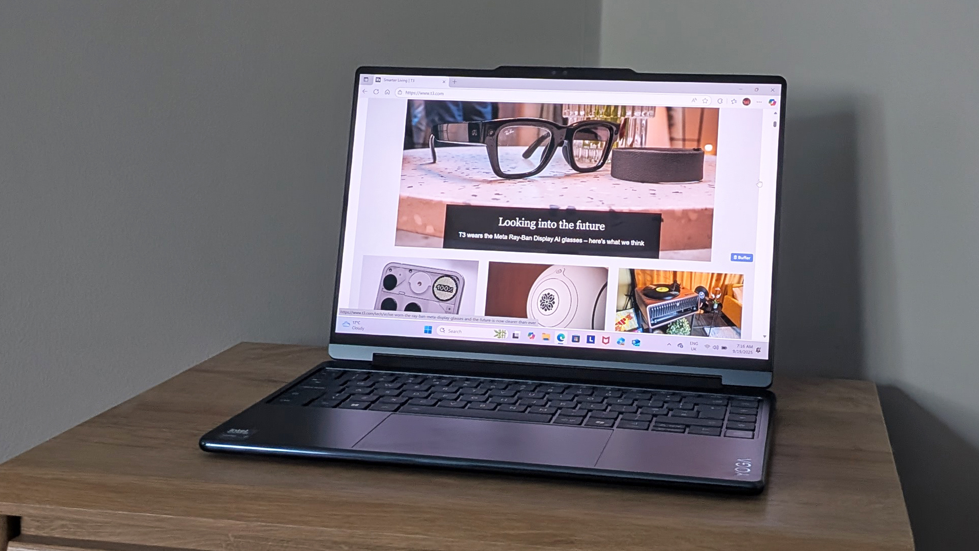 Lenovo Yoga 9i 2-in-1 Gen 10 Aura Edition