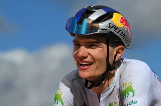 Stage 17 - Vuelta a España stage 17: Giulio Pellizzari wins atop Alto de El Morredero for first pro victory