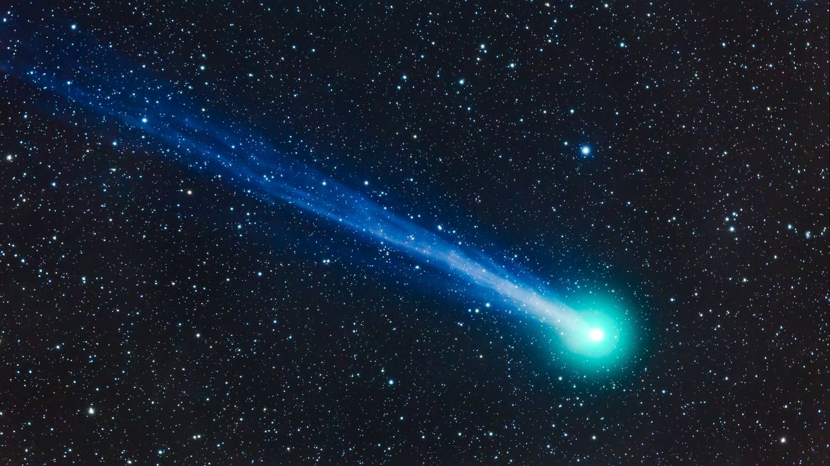 New 'sungrazing' comet could become visible to the naked eye during the day — if the sun doesn't destroy it