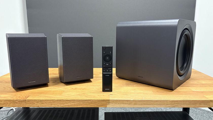 Samsung HW-Q990F soundbar package