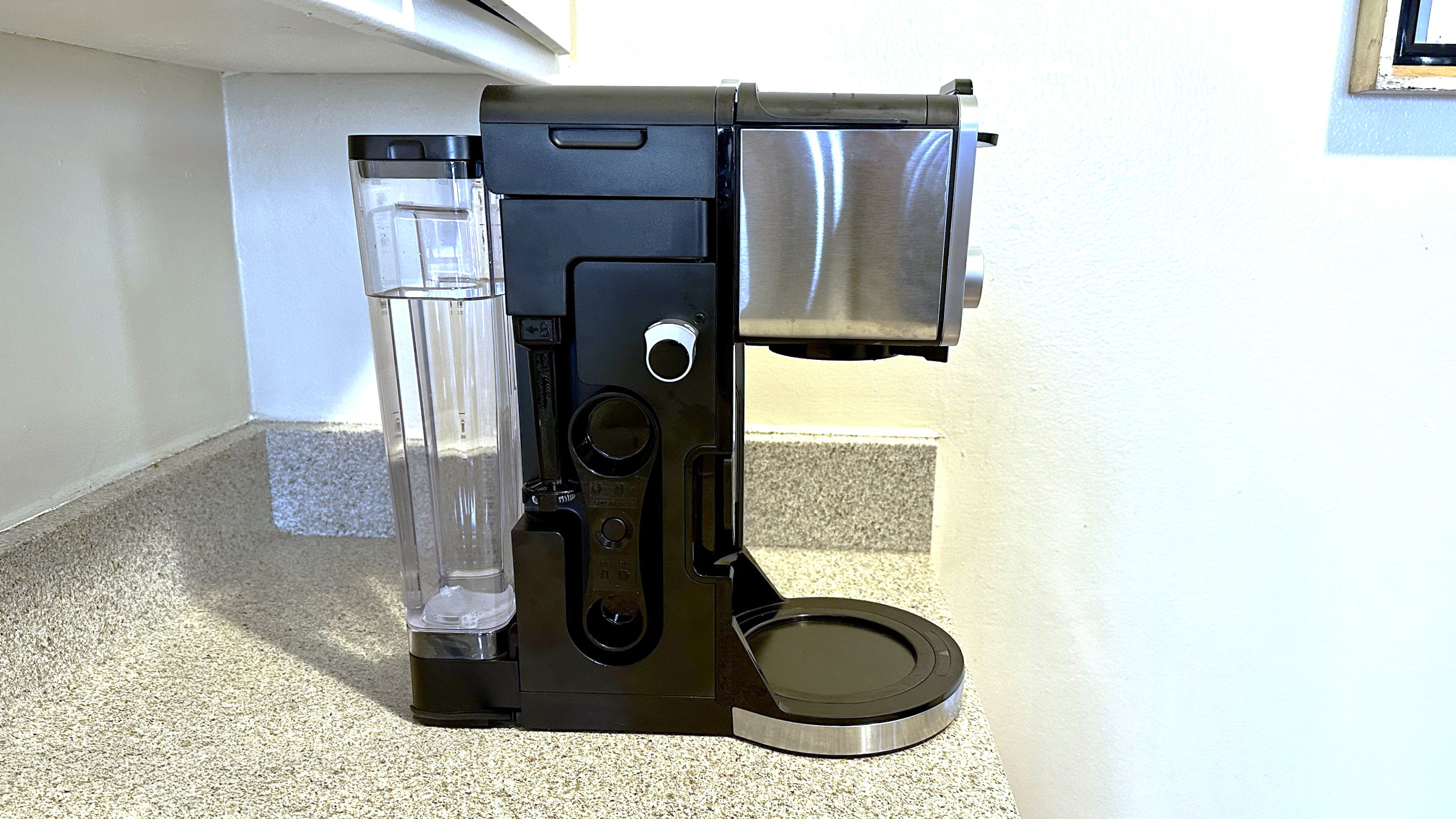Side view of Ninja Dualbrew Pro coffee maker with carafe removed