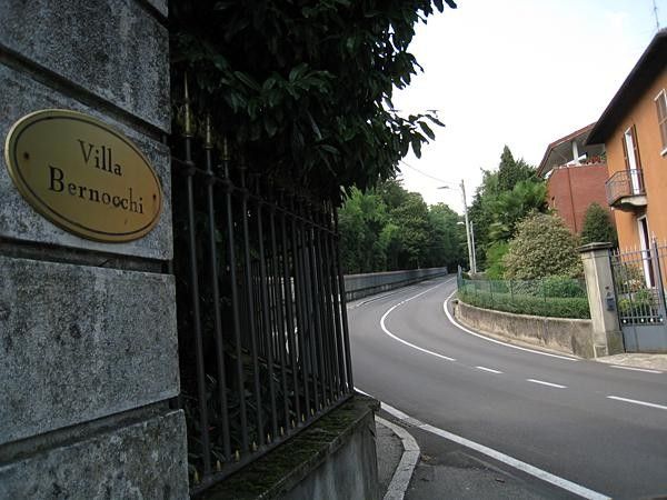 The Villa Bernocchi signifies the start of the climb.