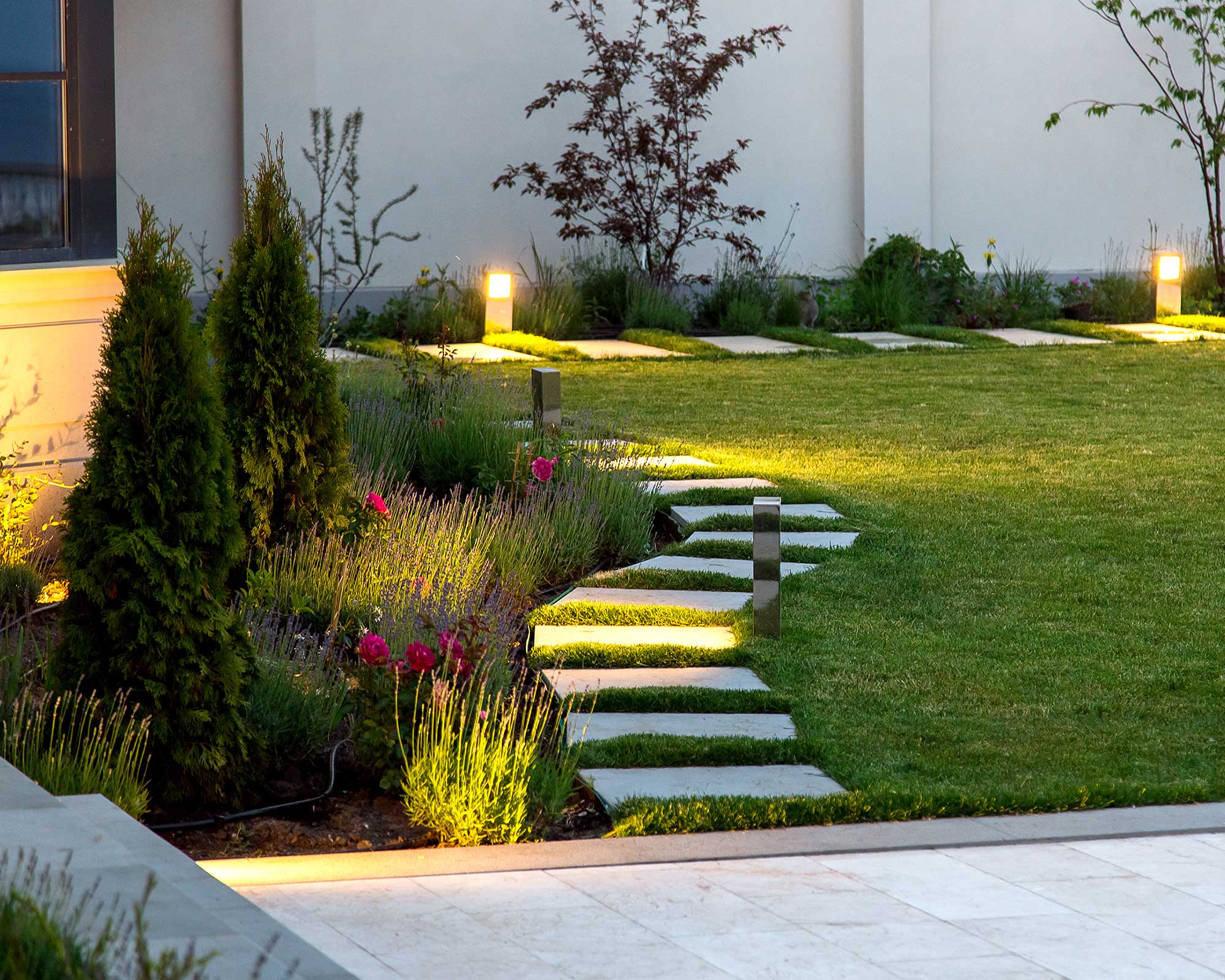 Front yard lighting ideas: 8 looks for your home | Gardeningetc