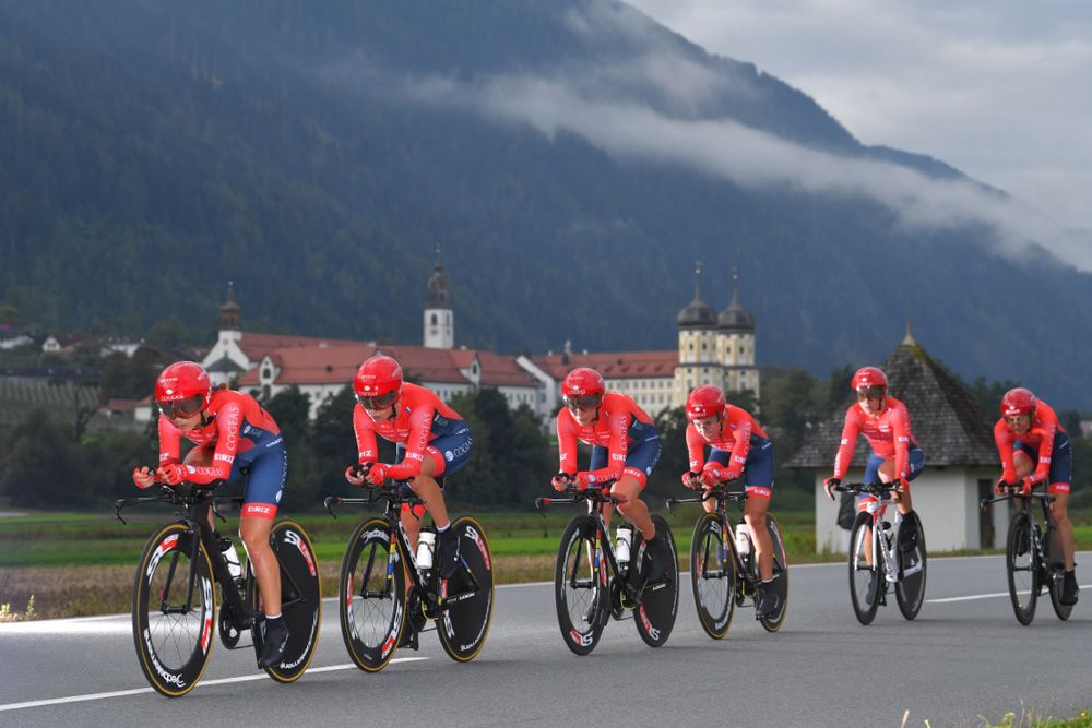 The Cogeas&ndash;Mettler riders stand out under the grey skies