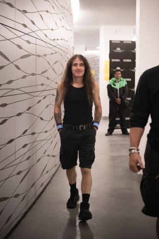 Steve takes a stroll backstage in Monterrey