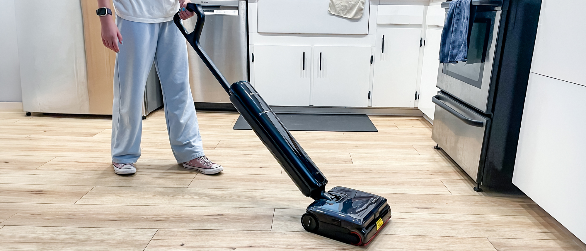 Dreame Aero Pro Steam wet and dry vacuum in a kitchen